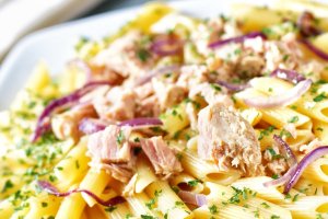 Паста с песто и тунцом (видео)