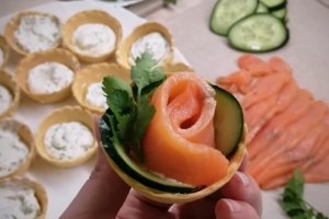 Тарталетки з червоною рибою (відео)