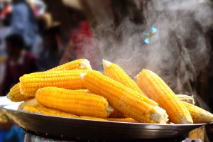 Как правильно варить кукурузу (видео)