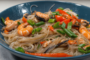 Фунчоза с морепродуктами (видео)