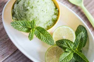 Мятный сорбет из киви с ромом
