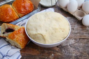 Заварное дрожжевое тесто (видео)