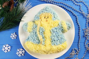 Новогодний салат "Снегурочка": пошаговый рецепт