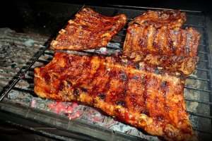 Ребра на мангале (видео)