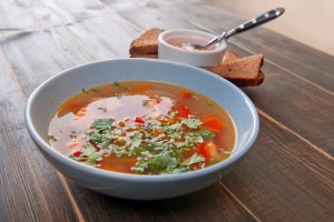 Восточный суп с имбирем и семгой