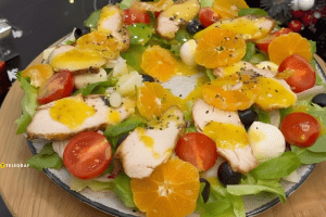 Віночок з куркою та мандаринами: легкий салат на Новий рік (відео)