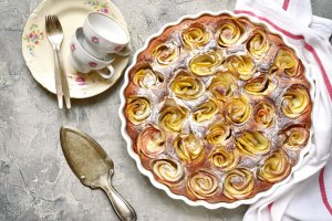 Пусть все удивятся: яблочный пирог "Поляна роз"