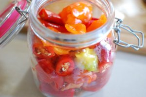 Маринованный перец чили