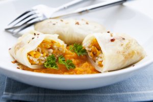 Голубцы с морковью и перловой крупой