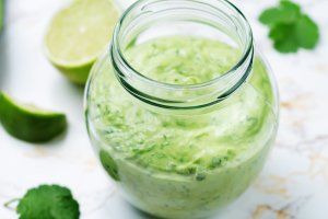 Домашние заготовки: Американский огуречный соус с горчицей