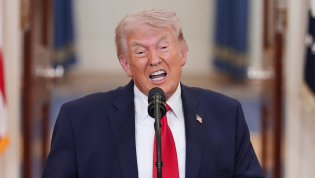 Поведение Дональда Трампа уже давно вызывает вопросы