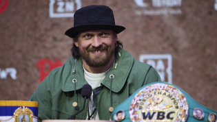 Александр Усик