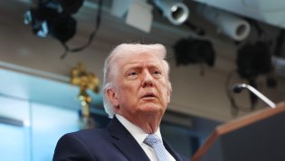 На голове Трампа заметили залысину