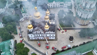 Пожар в Лавре после удара
