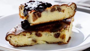 Сырник с изюмом в шоколаде