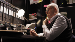 15 апреля поздравляют работников уголовного розыска Украины