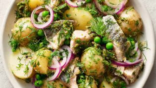 Салат с картофелем и селедкой