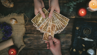 Гороскоп на 31 апреля по картам Таро