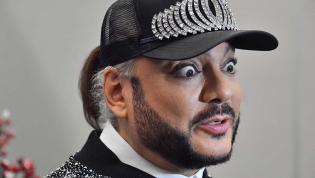 Филипп Киркоров продолжает подшивать себя у пластических хирургов