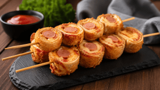 Закуска из лаваша и сосисок