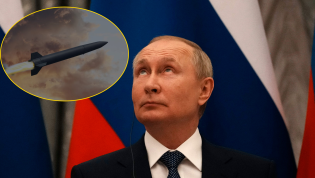 Владимир Путин и ракета FP-7