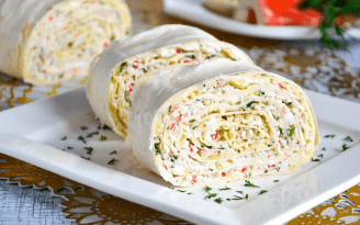 Этот рулет исчезнет со стола за минуту: как приготовить бюджетную закуску (видео)