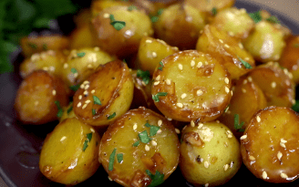 Картофель по-азиатски: простой способ превратить обычный гарнир в яркое блюдо (видео)