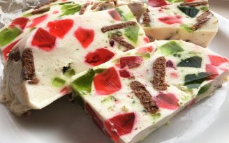 Современный десерт "Битое стекло": знакомый вкус в новом формате (видео)