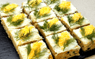 Эффектнее любого салата: как приготовить "Мимозу" по-новому, чтобы удивить всех за столом (видео)