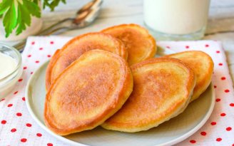 Проще не бывает: оладьи из двух ингредиентов, которые всегда удаются (видео)