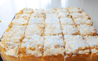 Тесто не нужно раскатывать, а начинка — как крем: рецепт пирога с творогом и лимоном
