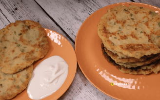 Заменит зразы и драники: рецепт вкусного блюда из картофеля на завтрак и перекус (видео)