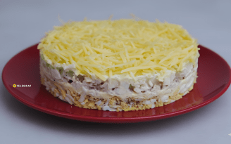 Салат с тунцом заставит забыть о всех закусках: рецепт праздничного блюда