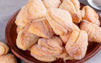 Приготовите, пока гости в дороге: творожное печенье за 20 минут (видео)