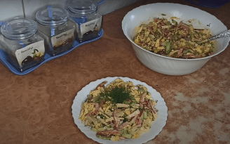 "Киевский" салат: это блюдо точно завоюет сердца ваших гостей (видео)