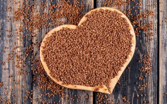 Добавьте в гречку один неожиданный продукт — и она никогда не разварится