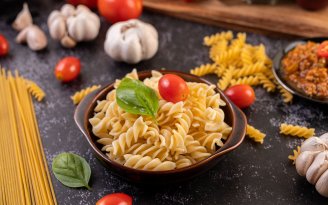 Макароны не будут слипаться: добавьте в воду копеечный ингредиент вместо подсолнечного масла