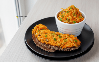 Быстро, дешево и вкусно: необычная намазка из моркови и соленых огурцов (видео)