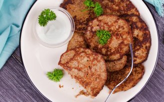 Печень, которую любят все: мягкие оладьи без горечи и специфического вкуса (видео)