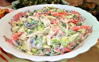 Готовится просто, а вкус необычный: рецепт салата из пекинской капусты по-новому