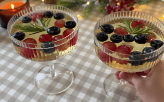 Настоящий новогодний десерт: рецепт желе из шампанского