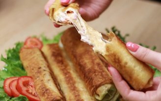 Хрустящие рулеты с курицей из лаваша: завтрак, заряжающий энергией на весь день (видео)