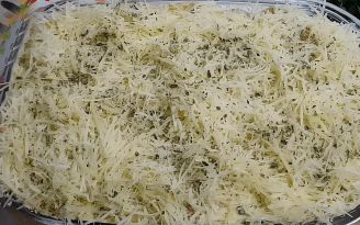 Картофель, сосиски и сыр: домашняя запеканка, которую съедают до последнего куска