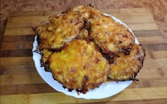 Курочка "по-королевски": золотистая корочка и вкус, который понравится всем (видео)