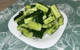 Маринованные огурчики без мороки: просто смешать и подождать 5 минут (видео)