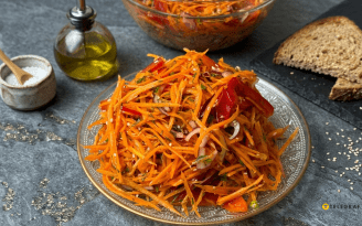 Морковный салат, который едят до последней крошки: рецепт вкусной закуски (видео)