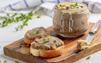 Вкуснее мясного: простой паштет из грибов и фасоли за несколько минут (видео)