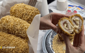 Вкуснее обычных и намного сочнее: как приготовить куриные котлеты с ветчиной и сыром (видео)