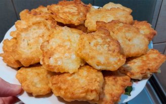 Бюджетное блюдо, что удивляет с первого кусочка: луковые котлеты без мяса (видео)