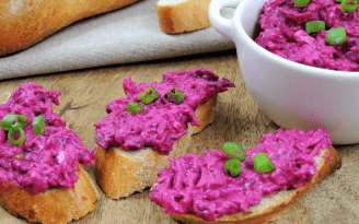 Эта намазка должна быть в каждом холодильнике: очень вкусно и дешево (видео)